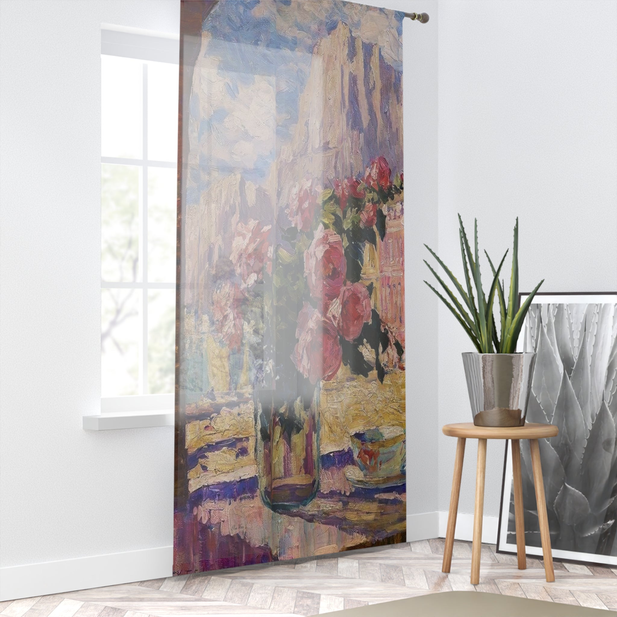 Bouquet in Scenic Window: Window Curtain